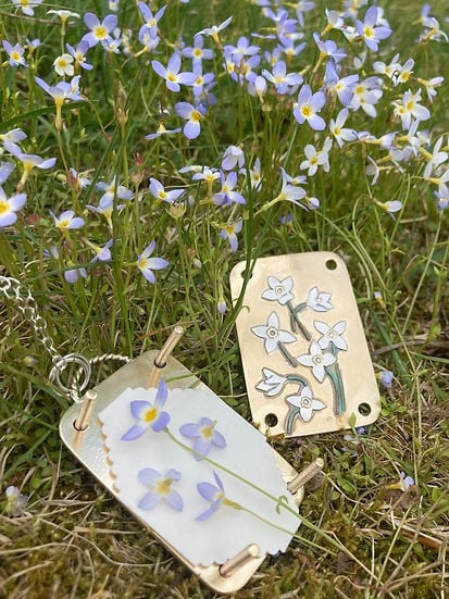 Portable Mini Flower Press and Botanical Keepsake Maker for Crafting