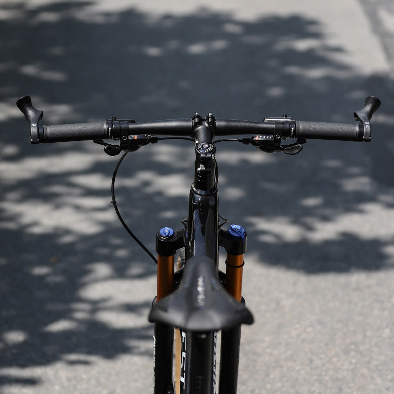 Ergonomic Bicycle Handlebar Grips for Comfort and Control