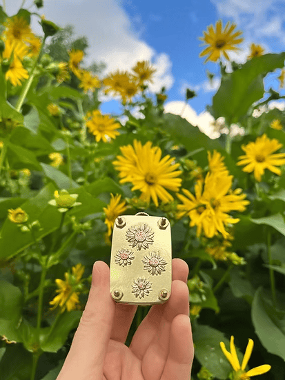 Portable Mini Flower Press and Botanical Keepsake Maker for Crafting
