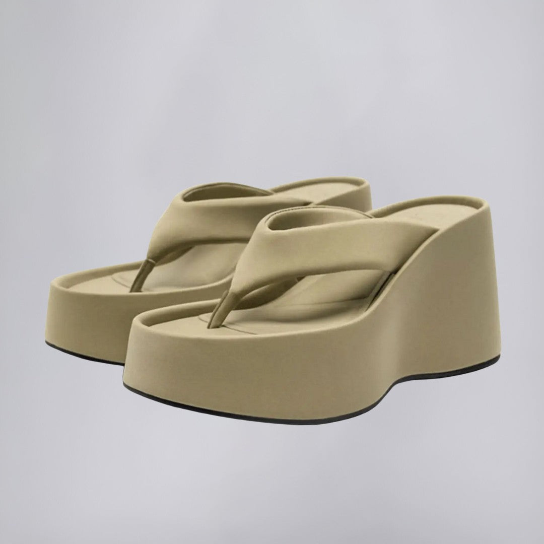 Cushioned Comfort Flip-Flops with Non-Slip Sole – Lightweight Summer Sandals for Beach, Pool & Everyday