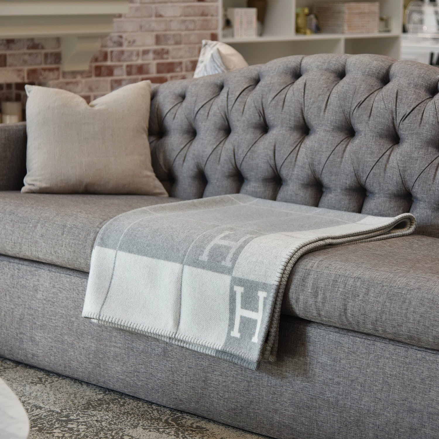 Luxurious Soft Cashmere & Wool Throw Blanket for Sofa & Bed – Cozy Warm Double-Sided Knitted Home Decor
