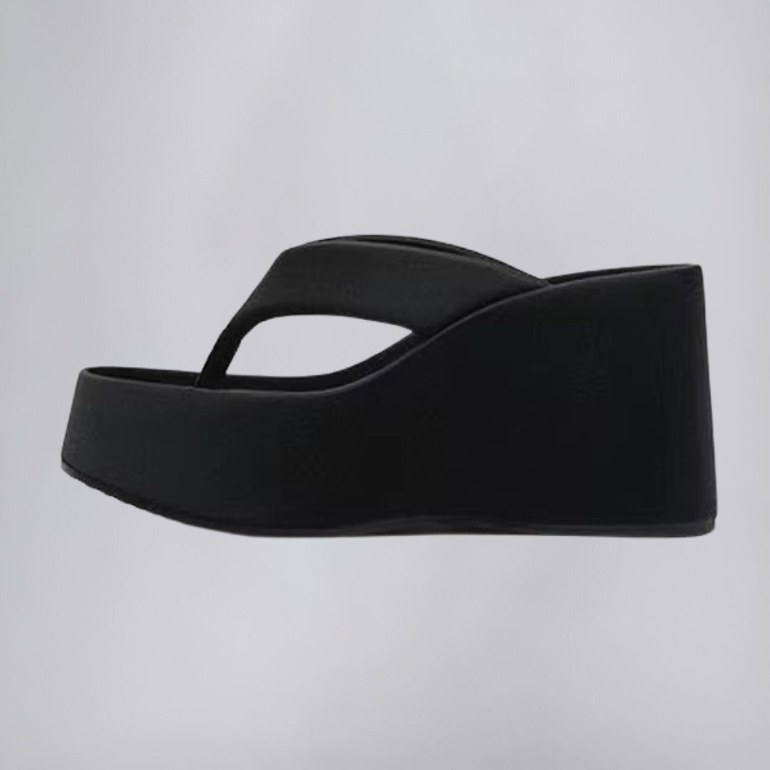 Cushioned Comfort Flip-Flops with Non-Slip Sole – Lightweight Summer Sandals for Beach, Pool & Everyday