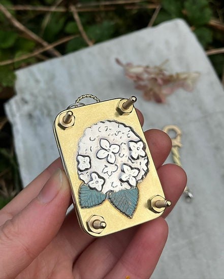Portable Mini Flower Press and Botanical Keepsake Maker for Crafting