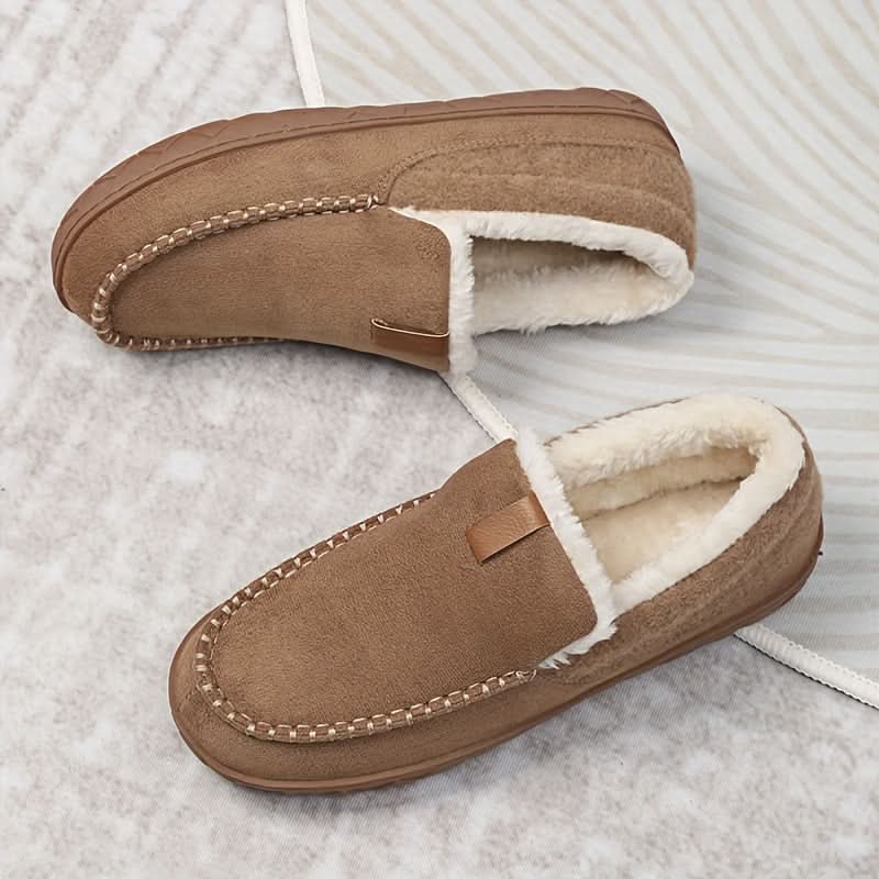Cosy Sheep's Wool Loafer Slippers - Warm Breathable Indoor House Shoes for Cold Mornings and Relaxing Evenings