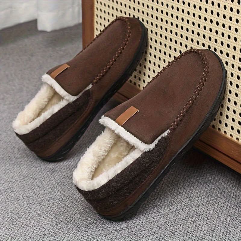 Cosy Sheep's Wool Loafer Slippers - Warm Breathable Indoor House Shoes for Cold Mornings and Relaxing Evenings