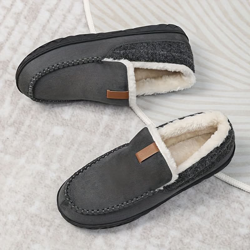 Cosy Sheep's Wool Loafer Slippers - Warm Breathable Indoor House Shoes for Cold Mornings and Relaxing Evenings