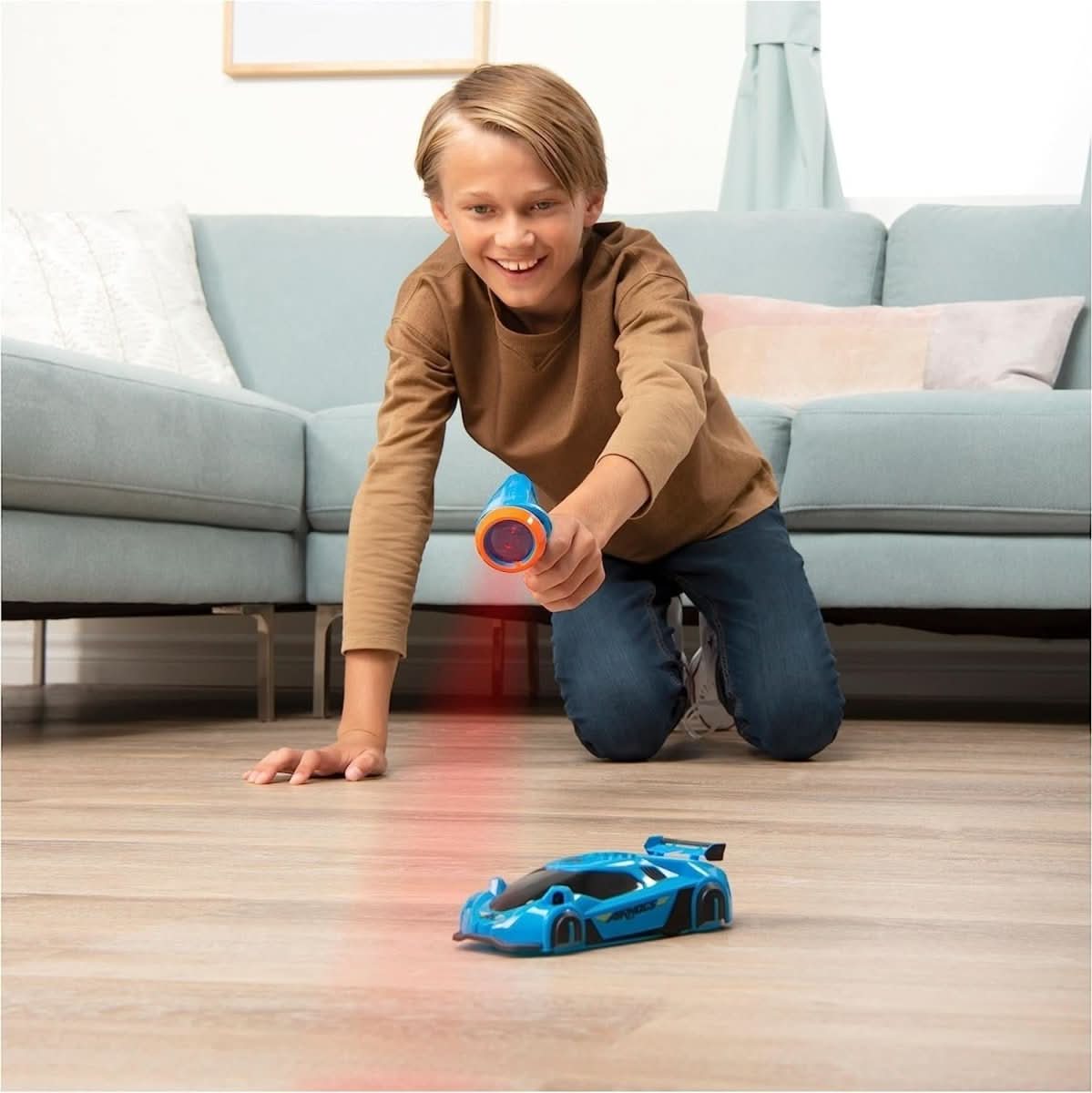 GravityRacer Laser-Controlled Wall-Climbing RC Car – Stunt Racer That Drives on Walls & Ceilings for Kids