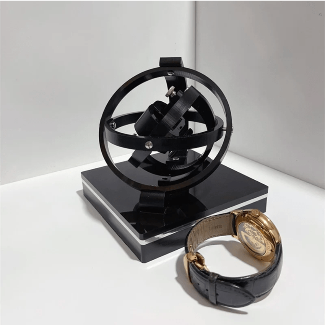 LeoLux | Automatic Single Watch Winder – Silent Rotation Display Box Storage