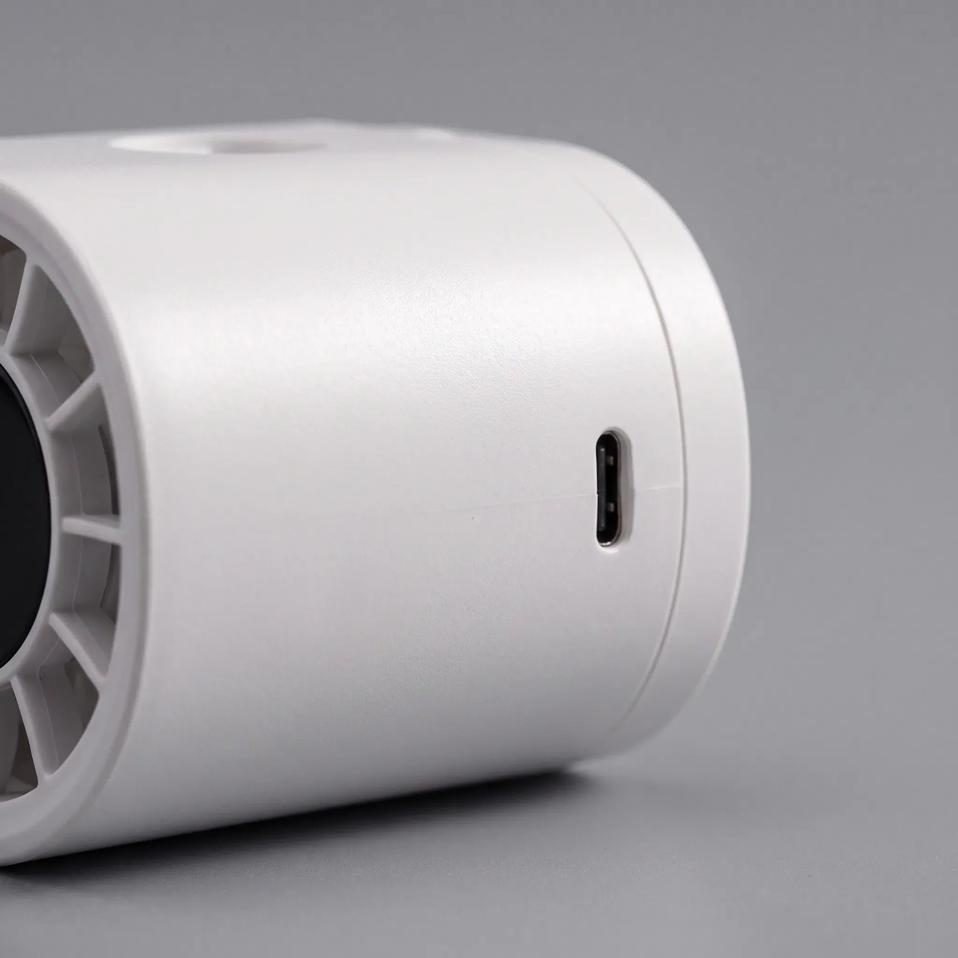 Compact clip-on fan for travel