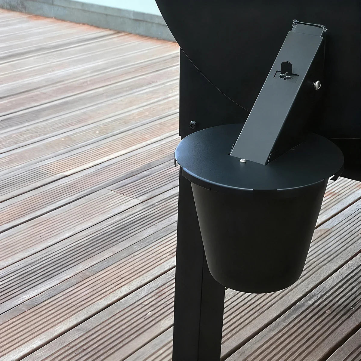 GrillGuard | Upgraded Enclosed Grease Bucket with Lid and Reusable Silicone Liner for Pellet Grills