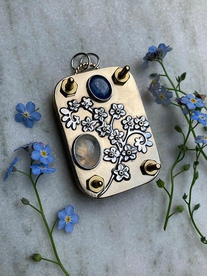 Portable Mini Flower Press and Botanical Keepsake Maker for Crafting