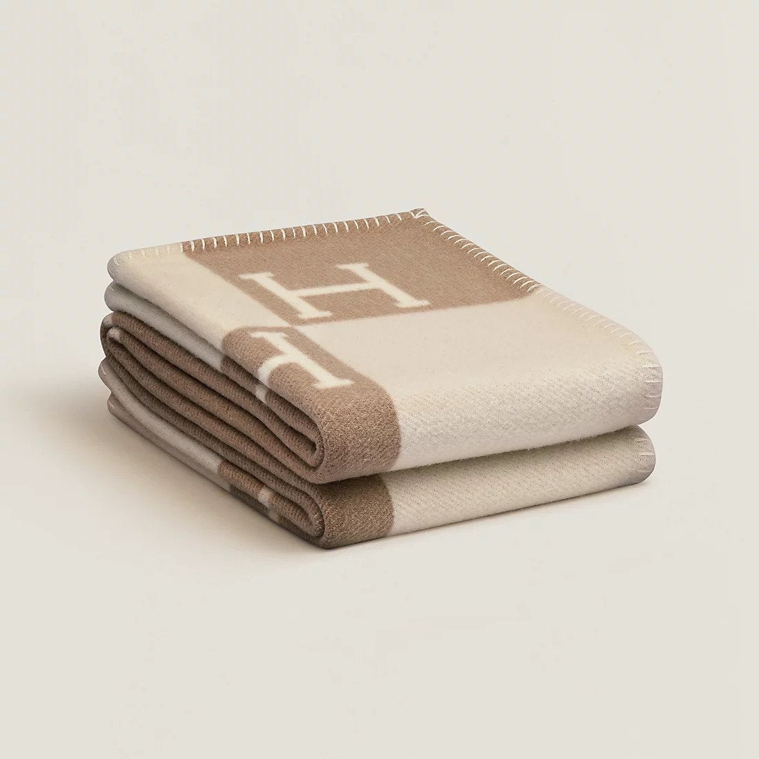 Luxurious Soft Cashmere & Wool Throw Blanket for Sofa & Bed – Cozy Warm Double-Sided Knitted Home Decor