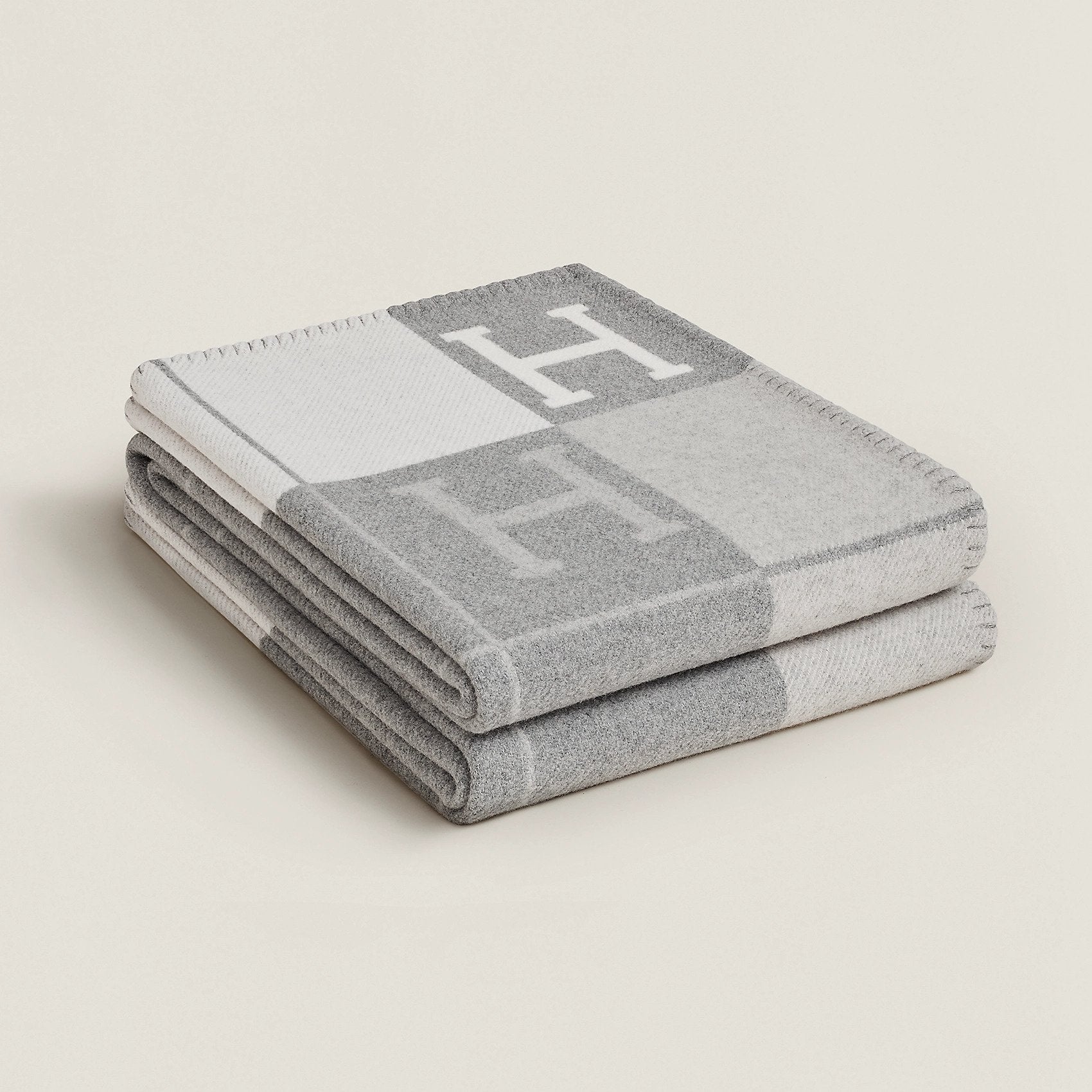 Luxurious Soft Cashmere & Wool Throw Blanket for Sofa & Bed – Cozy Warm Double-Sided Knitted Home Decor