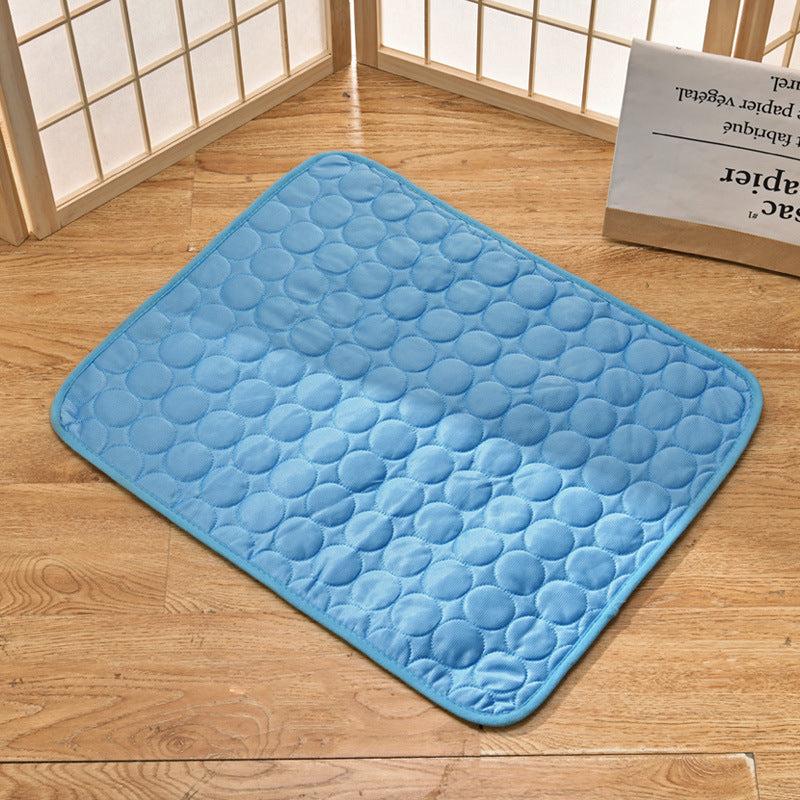Dark blue cooling mat