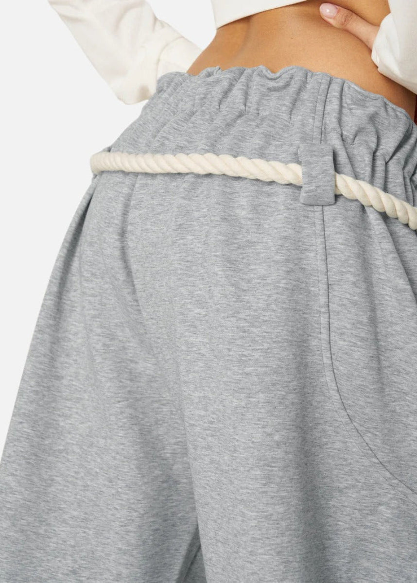 Modern Barrel Leg Sweatpants for Women – Chic High-Rise Joggers with Adjustable Elastic Waist & Deep Pockets
